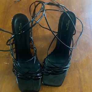 PRETTY LITTLE THING BLACK HEELS